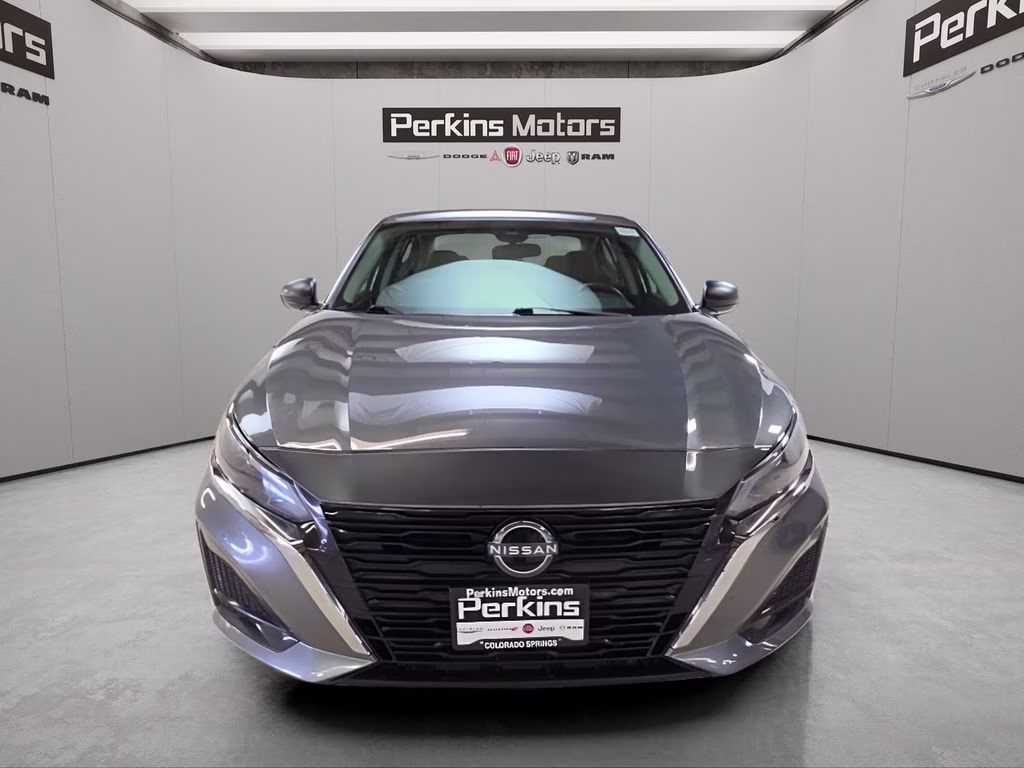 2025 Gun Metallic Nissan Altima 2.5 SV FWD Sedan