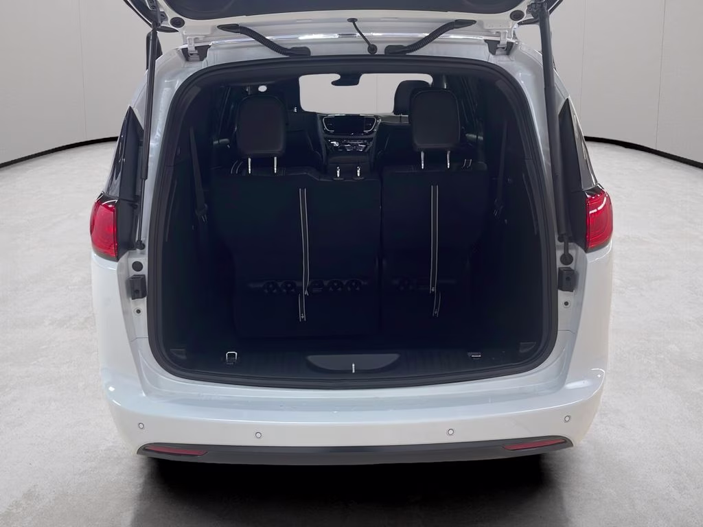 2026 Bright White Clearcoat Chrysler Voyager LX FWD Van