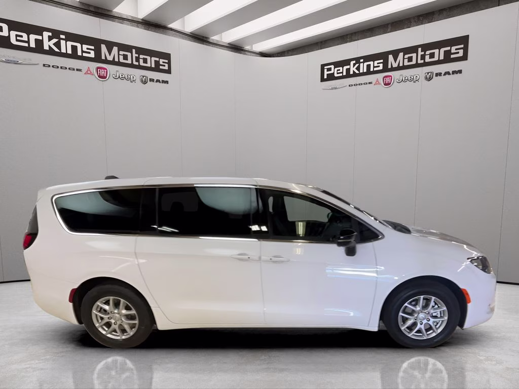 2026 Bright White Clearcoat Chrysler Voyager LX FWD Van