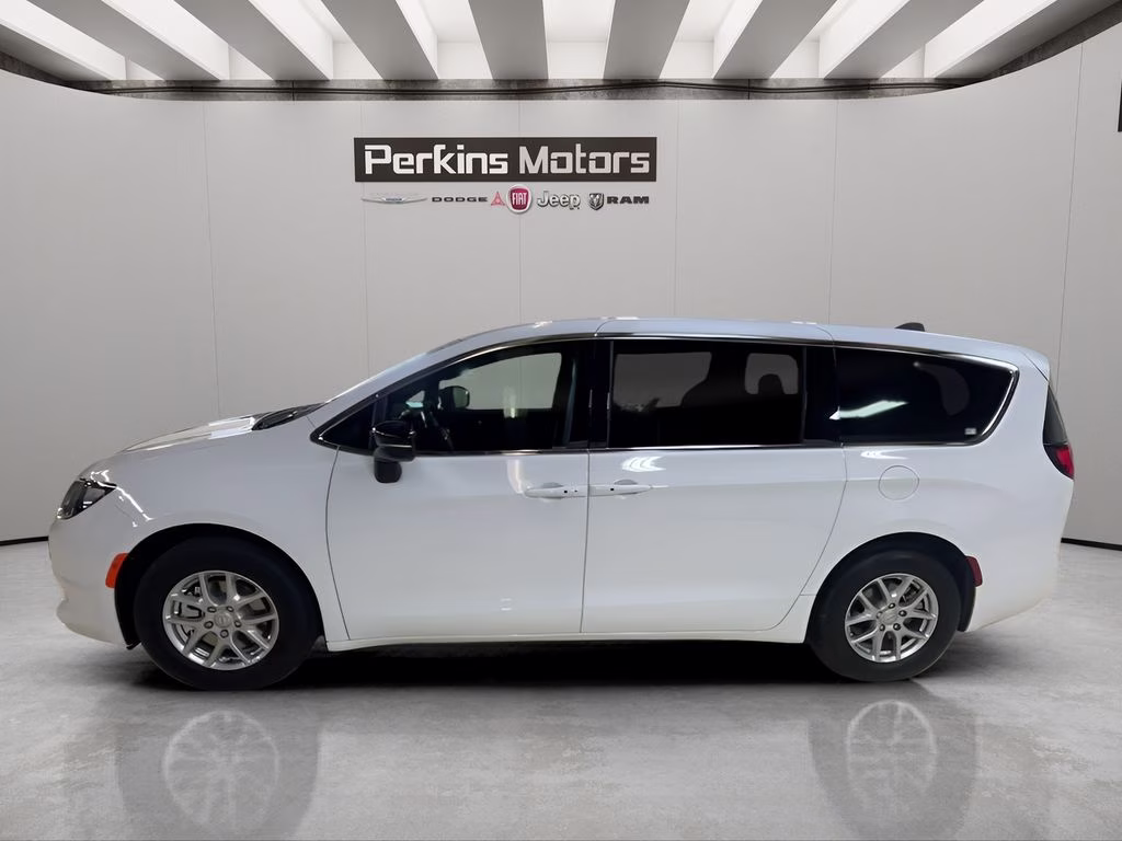 2026 Bright White Clearcoat Chrysler Voyager LX FWD Van