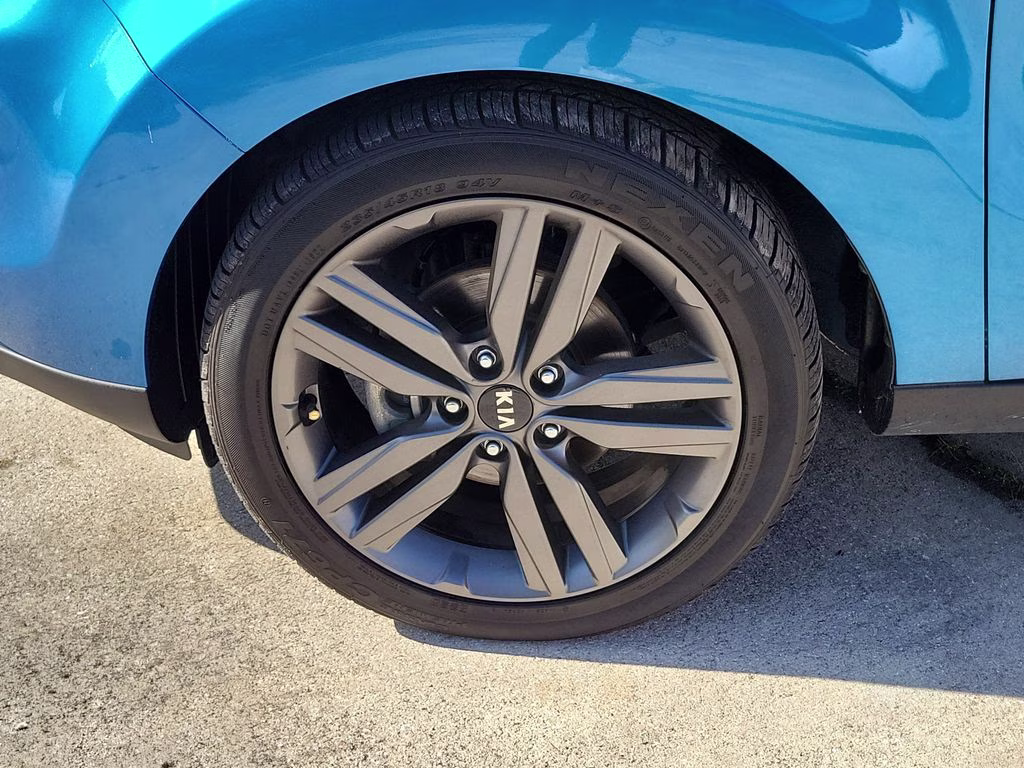 2015 Carribean Blue Kia Soul Plus FWD Hatchback