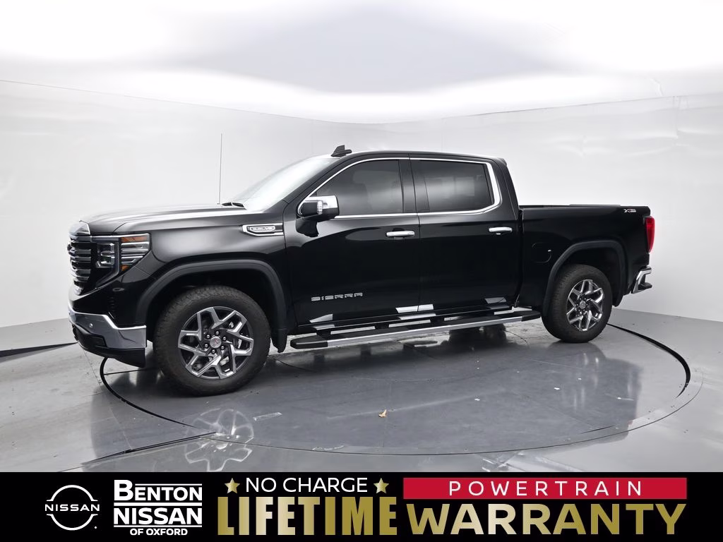 2025 GMC Sierra 4WD Crew Cab Short Box SLT's photo