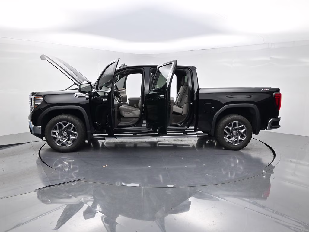 2025 Onyx Black GMC Sierra 1500 SLT 4X4 Truck