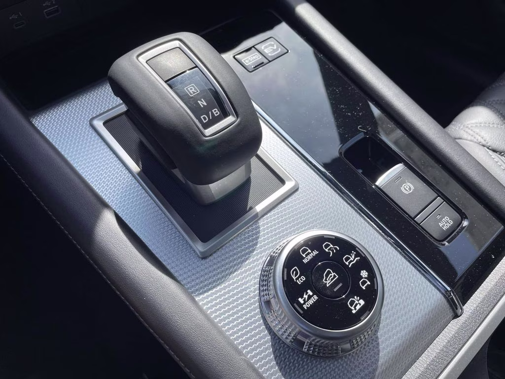2026 Alpine Frost Nissan Rogue Plug-In Hybrid Platinum AWD SUV