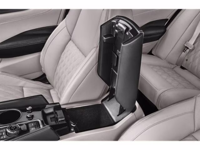 2023 Pearl White Tricoat Nissan Maxima Platinum FWD Sedan