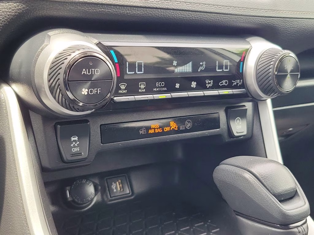 2024 Ice Toyota RAV4 XLE FWD SUV