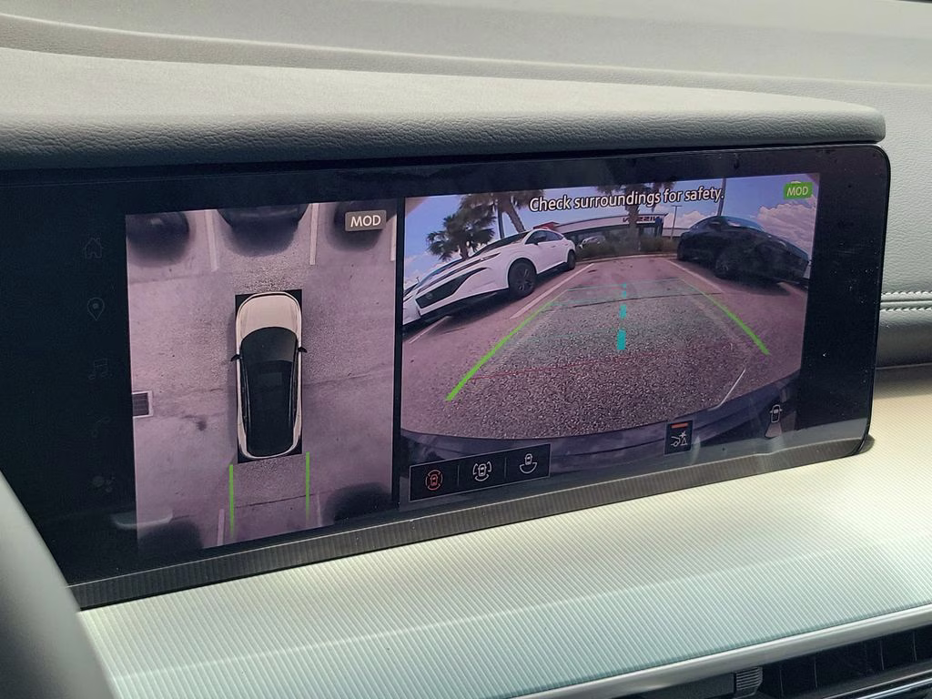 2026 Everest White Pearl Tricoat Nissan Murano Platinum AWD SUV