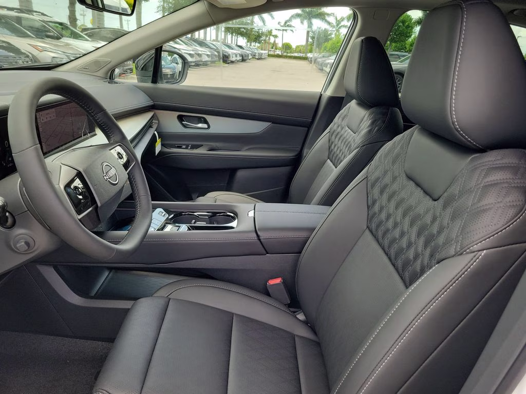 2026 Everest White Pearl Tricoat Nissan Murano Platinum AWD SUV