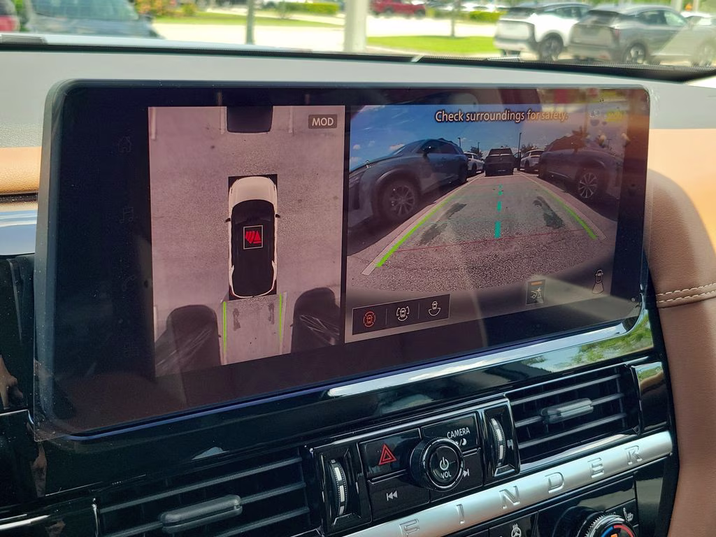 2026 Boulder Gray Pearl Nissan Pathfinder Platinum FWD SUV