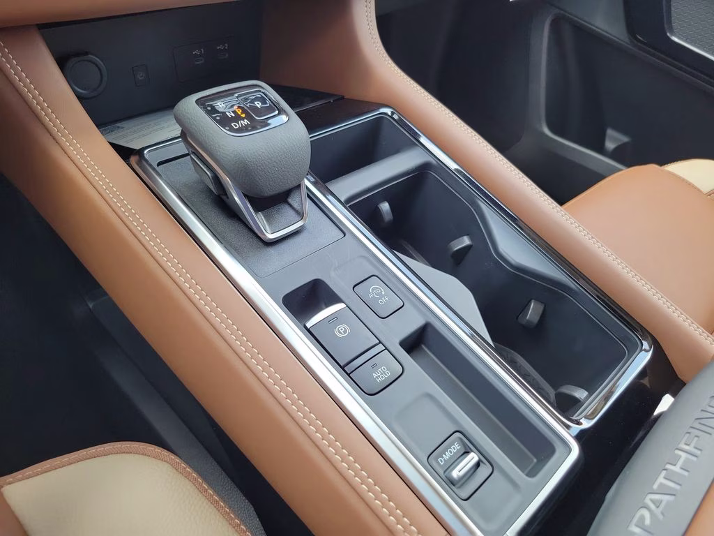 2026 Boulder Gray Pearl Nissan Pathfinder Platinum FWD SUV