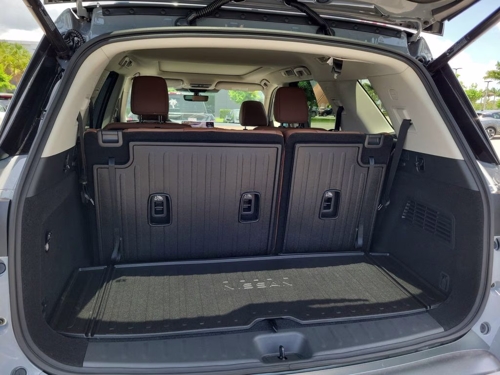 2026 Boulder Gray Pearl Nissan Pathfinder Platinum FWD SUV