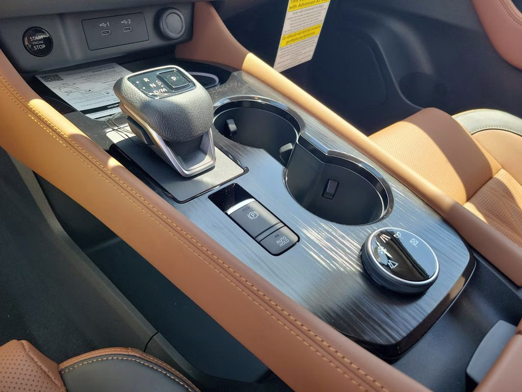 2026 Everest White Pearl/Super Black Nissan Rogue Platinum AWD SUV