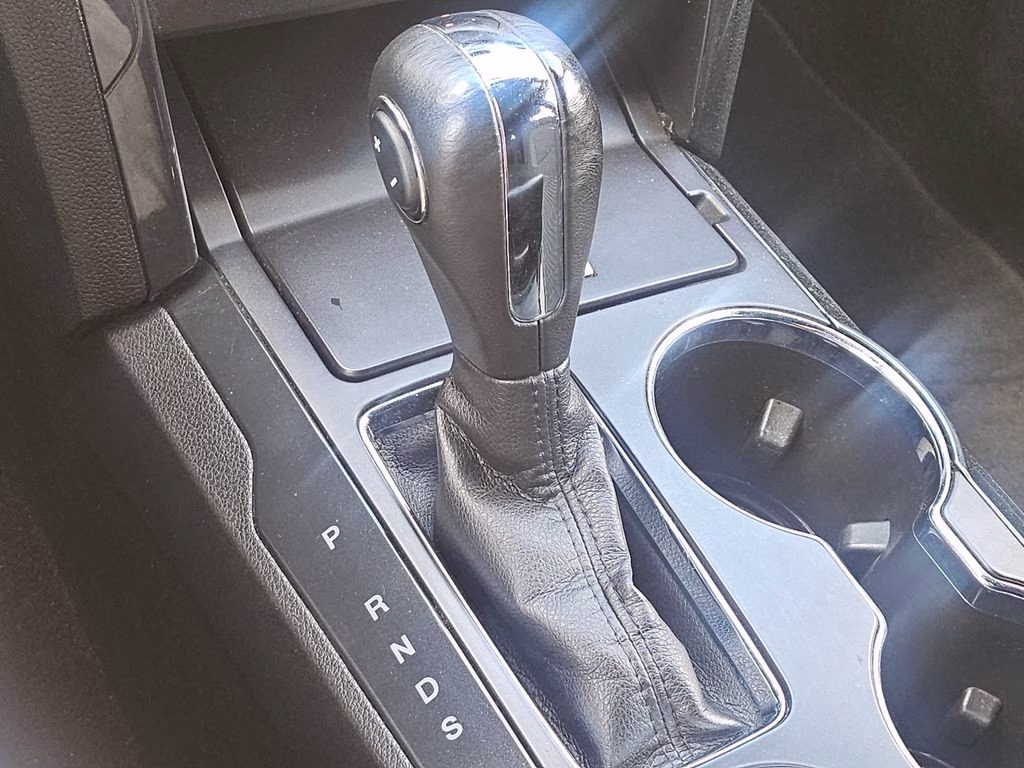 2019 Magnetic Metallic Ford Explorer XLT FWD SUV