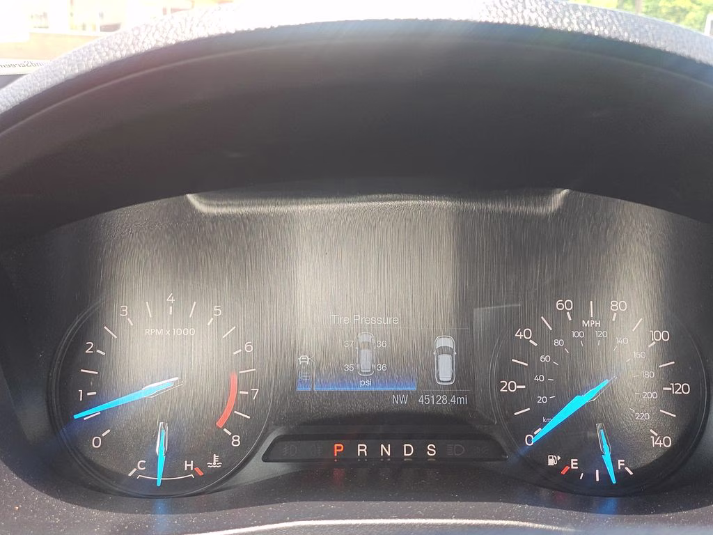 2019 Magnetic Metallic Ford Explorer XLT FWD SUV