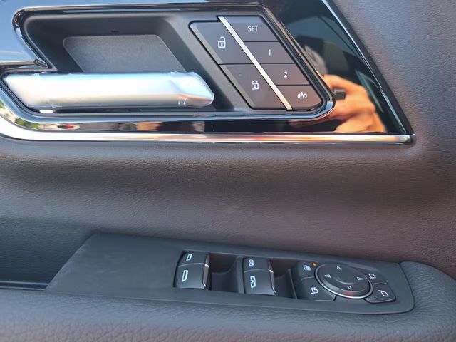2026 Onyx Black GMC Yukon XL Denali 4X4 SUV