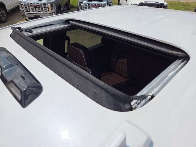 2026 Glacier White Tricoat GMC Sierra 2500HD Denali Ultimate 4X4 Truck