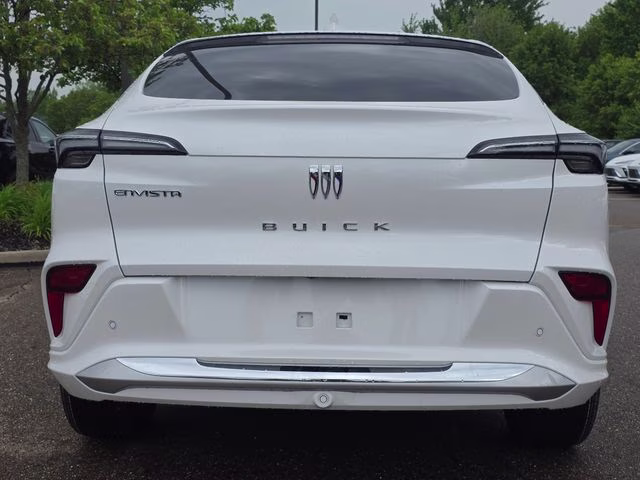 2026 White Frost Tricoat Buick Envista Avenir FWD SUV