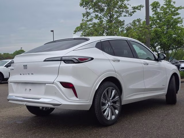 2026 White Frost Tricoat Buick Envista Avenir FWD SUV