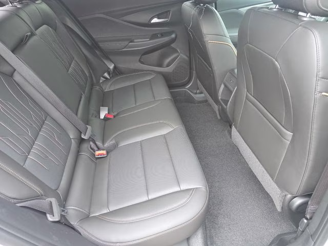 2026 White Frost Tricoat Buick Envista Avenir FWD SUV