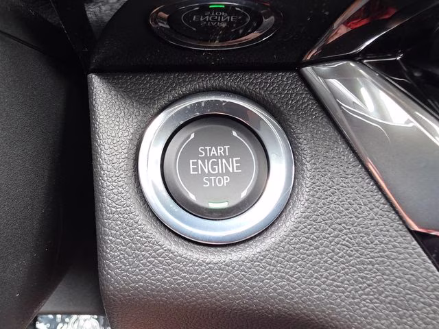 2026 White Frost Tricoat Buick Envista Avenir FWD SUV