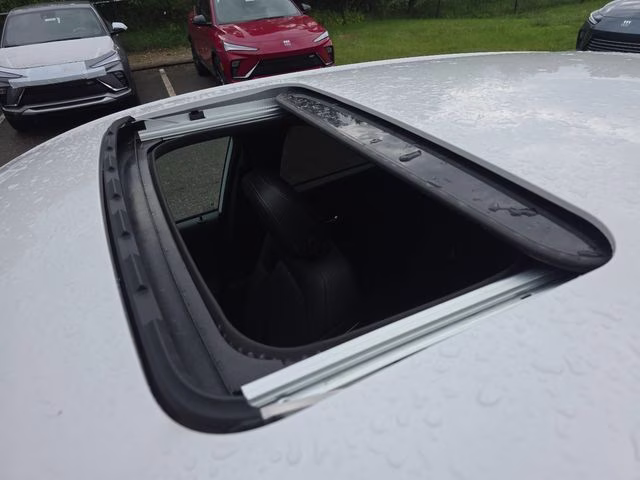 2026 White Frost Tricoat Buick Envista Avenir FWD SUV