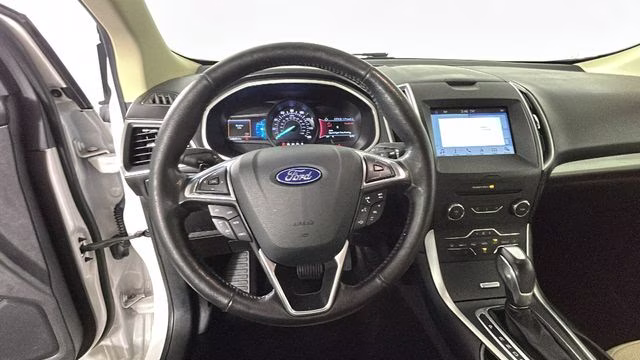 2018 White Platinum Clearcoat Metallic Ford Edge SEL AWD SUV