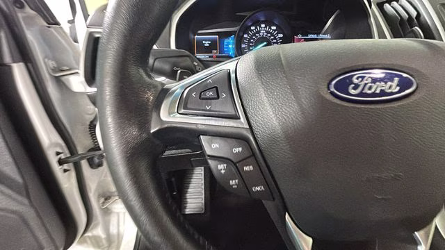 2018 White Platinum Clearcoat Metallic Ford Edge SEL AWD SUV