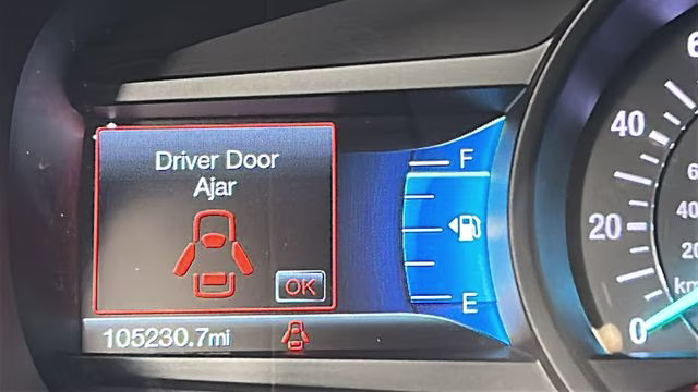 2018 White Platinum Clearcoat Metallic Ford Edge SEL AWD SUV