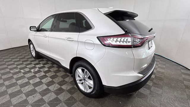 2018 White Platinum Clearcoat Metallic Ford Edge SEL AWD SUV