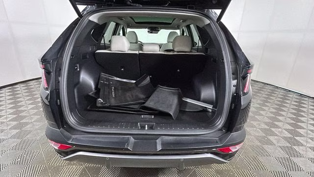 2022 Phantom Black Hyundai Tucson Limited AWD SUV