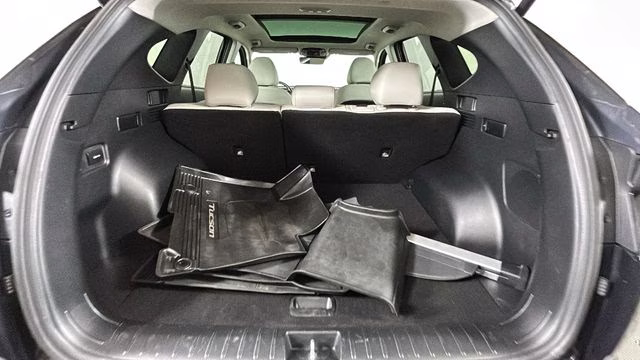 2022 Phantom Black Hyundai Tucson Limited AWD SUV