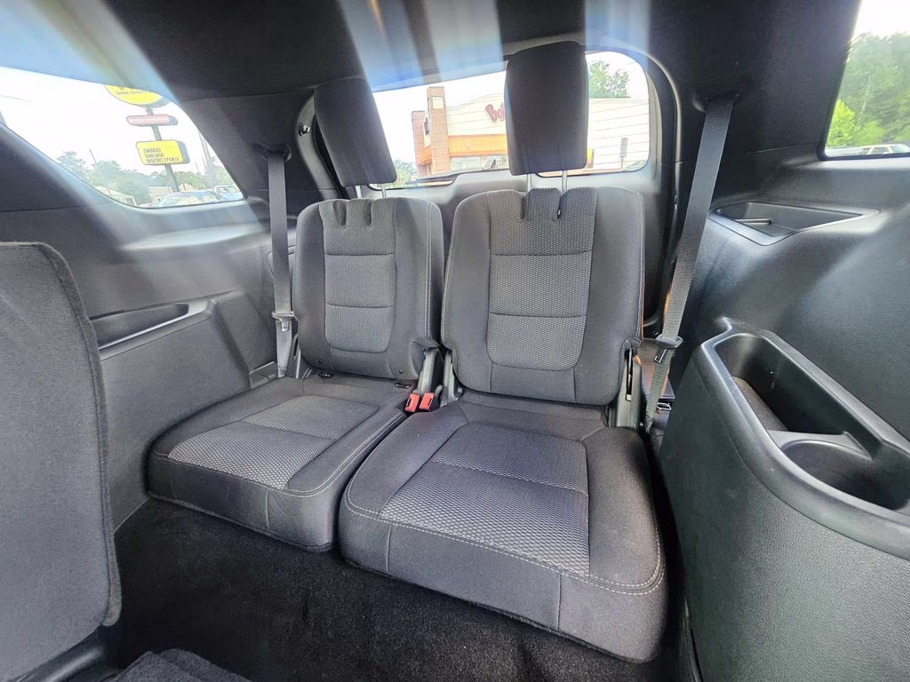 2019 Magnetic Metallic Ford Explorer XLT FWD SUV