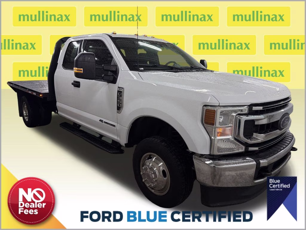 2022 Oxford White Ford Super Duty F-350 DRW XLT 4X4 Chassis