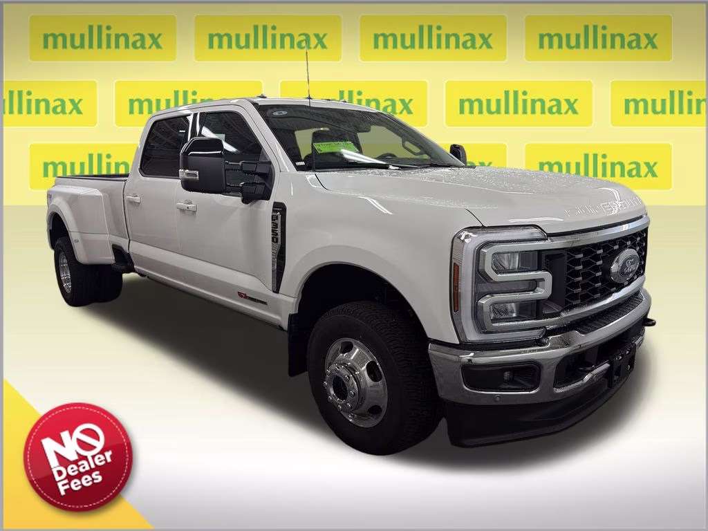 2026 STAR WHITE Ford Super Duty F-350 DRW Lariat 4X4 Truck