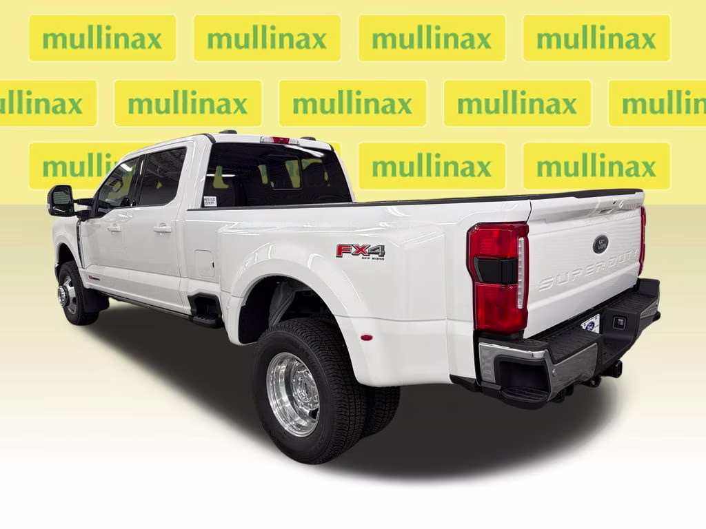 2026 STAR WHITE Ford Super Duty F-350 DRW Lariat 4X4 Truck