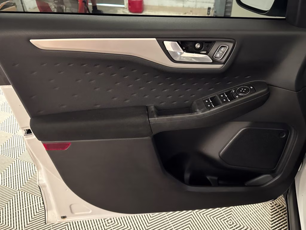 2020 Oxford White Ford Escape SE Sport Hybrid AWD SUV