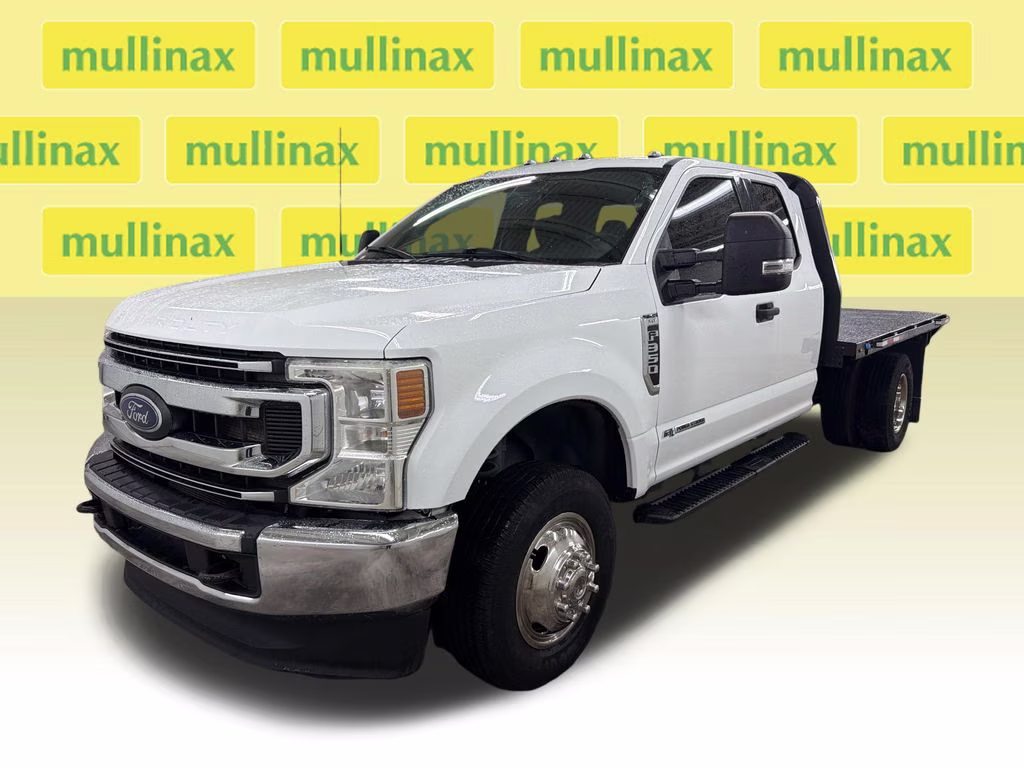 2022 Oxford White Ford Super Duty F-350 DRW XLT 4X4 Chassis