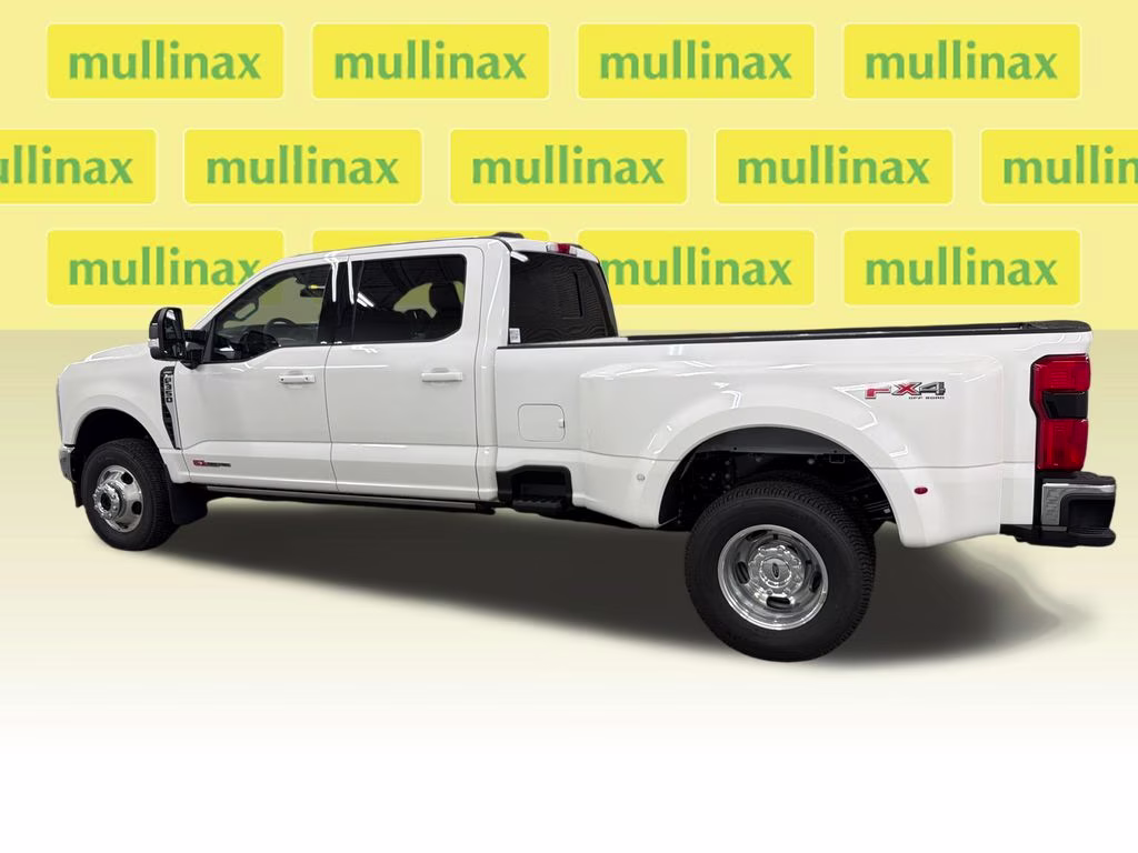 2026 STAR WHITE Ford Super Duty F-350 DRW Lariat 4X4 Truck