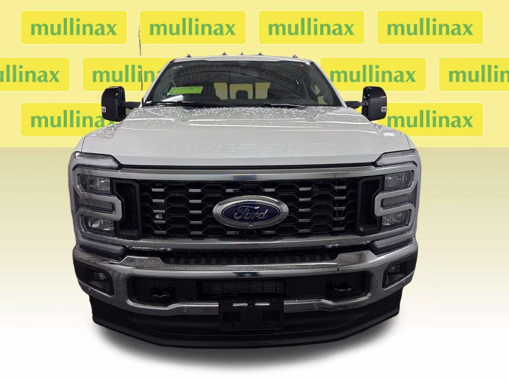 2026 STAR WHITE Ford Super Duty F-350 DRW Lariat 4X4 Truck