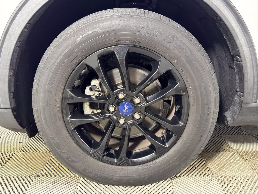 2020 Oxford White Ford Escape SE Sport Hybrid AWD SUV