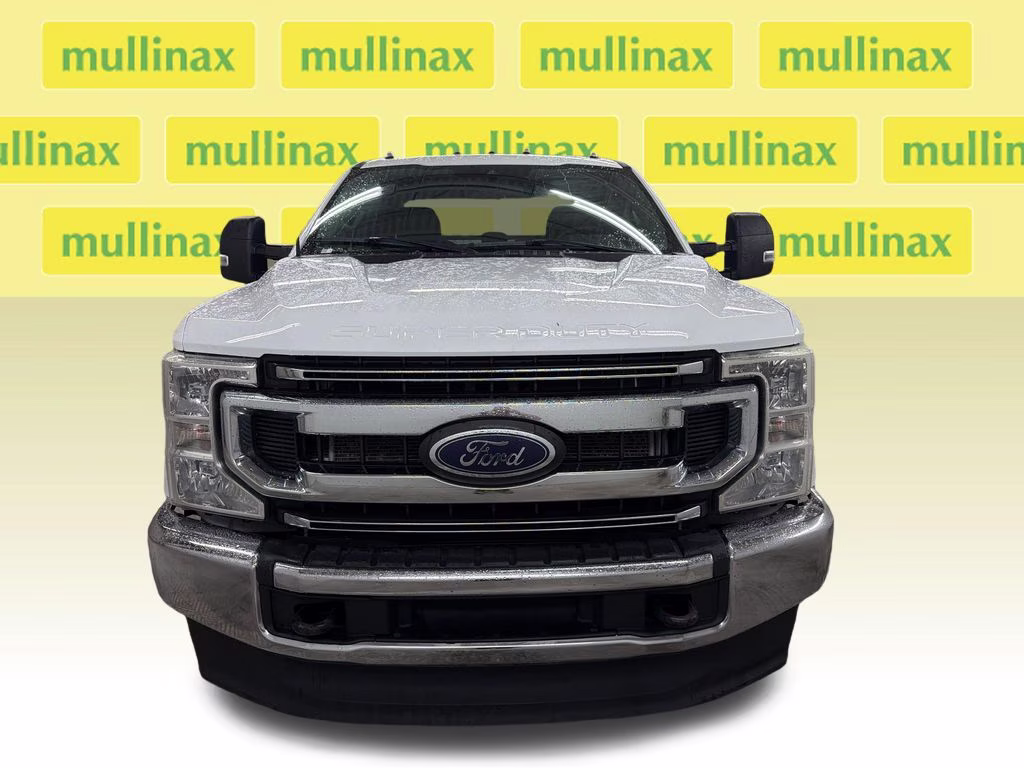 2022 Oxford White Ford Super Duty F-350 DRW XLT 4X4 Chassis