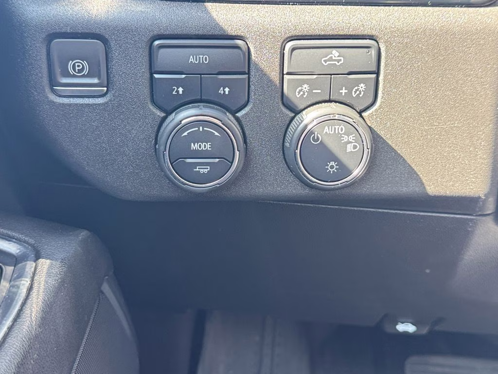 2023 Summit White Chevrolet Silverado 1500 LT 4X4 Truck