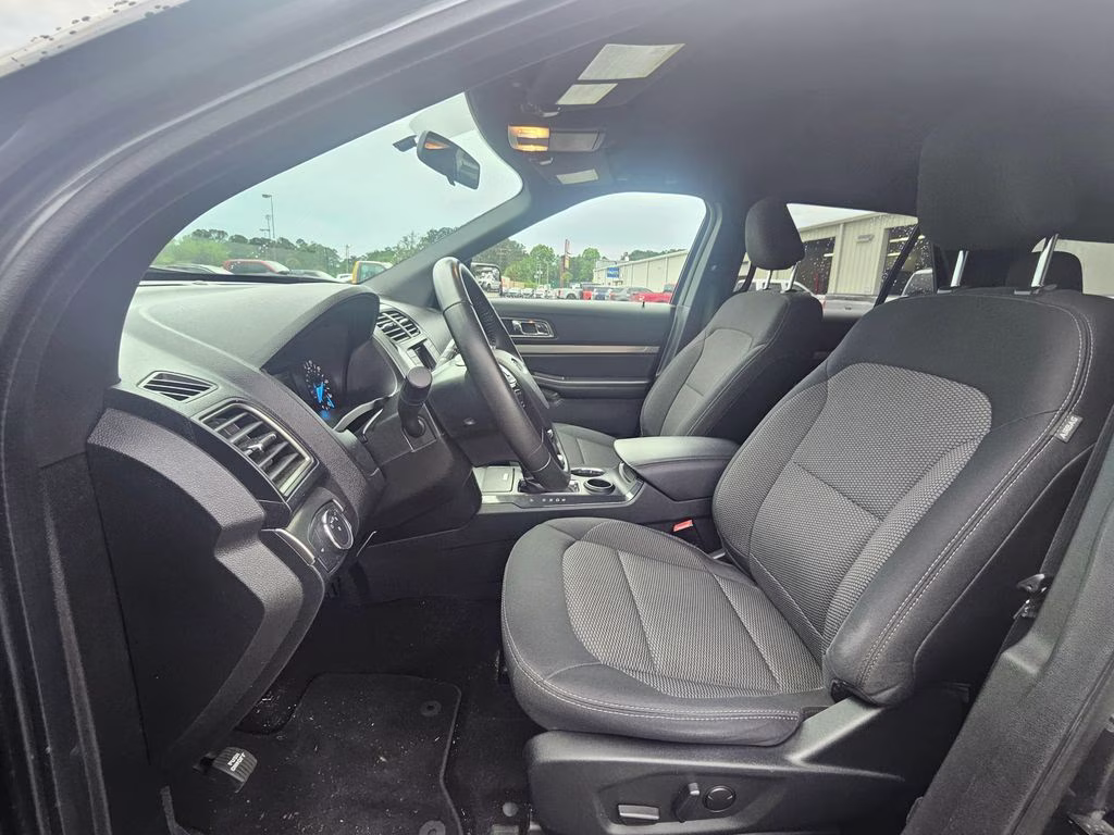 2019 Magnetic Ford Explorer XLT FWD SUV