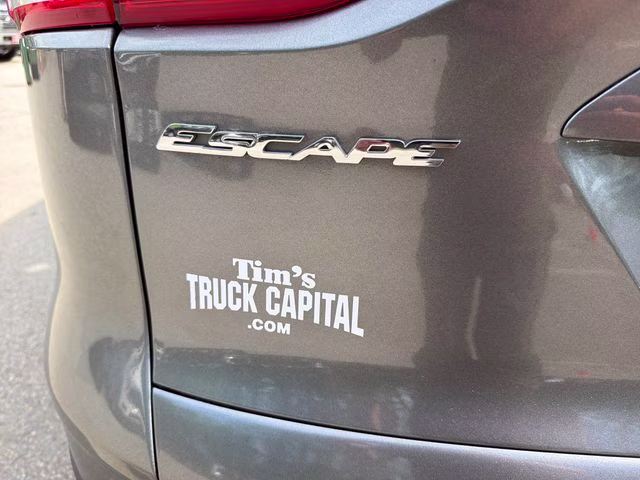 2013 Sterling Gray Metallic Ford Escape SE 4X4 SUV