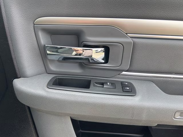 2019 Bright White Clearcoat Ram 1500 SLT 4X4 Truck