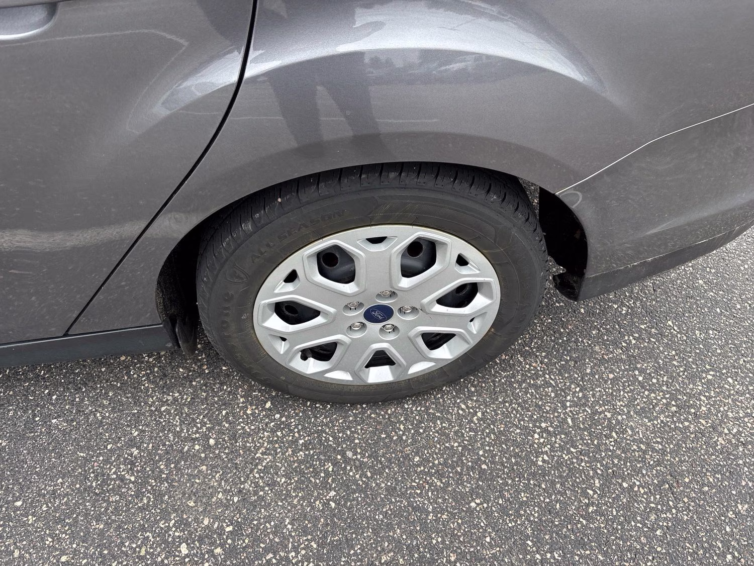 2012 Sterling Gray Metallic Ford Focus SE FWD Sedan