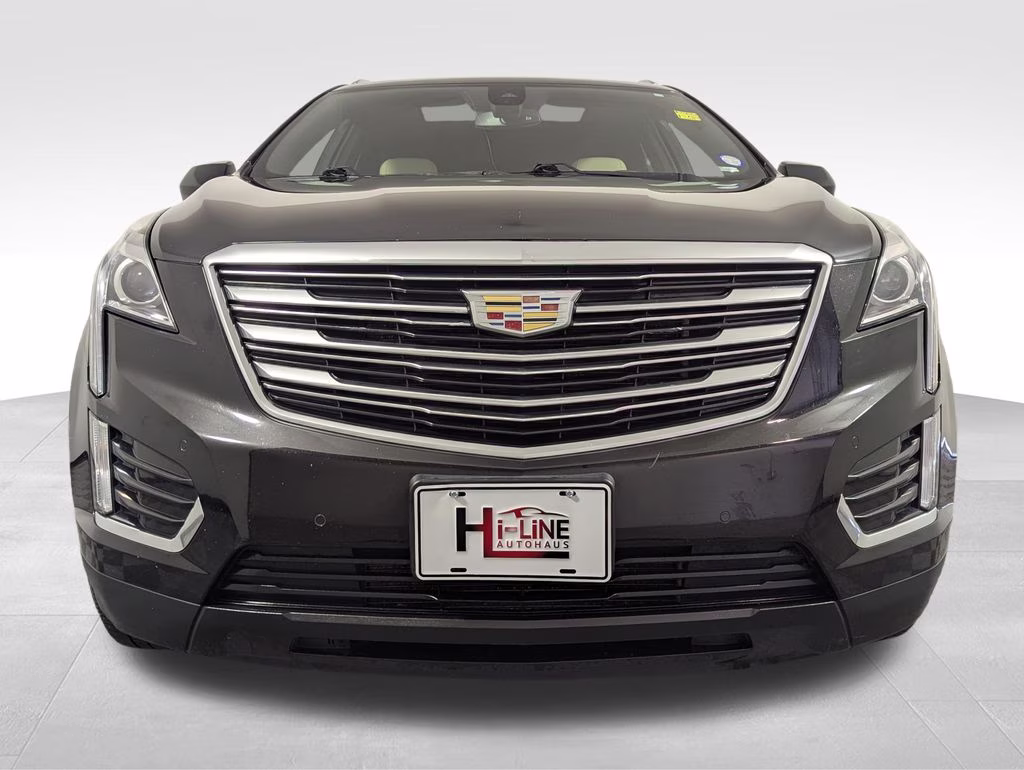 2019 Stellar Black Metallic Cadillac XT5 Luxury AWD SUV