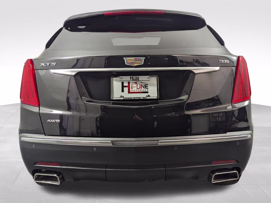 2019 Stellar Black Metallic Cadillac XT5 Luxury AWD SUV