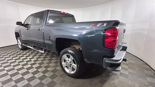 2019 Graphite Metallic Chevrolet Silverado 2500HD LT 4X4 Truck