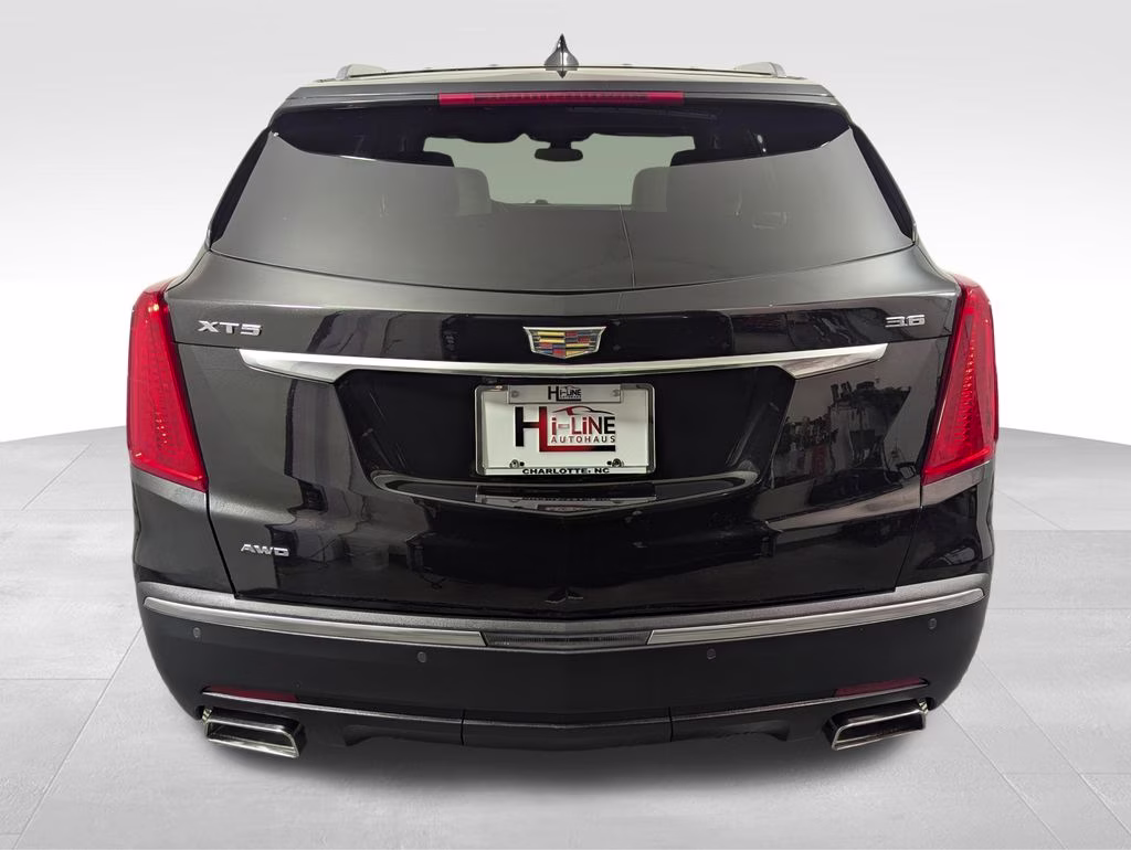 2019 Stellar Black Metallic Cadillac XT5 Luxury AWD SUV
